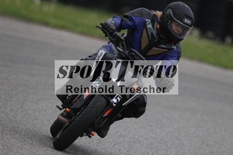 Archiv-2025/10 23.04.2025 Cornu Master School ADR/gruen-vert/25-1